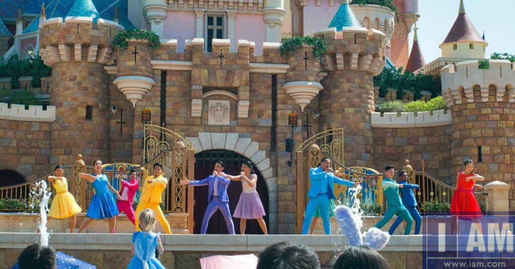 Theme park dancers