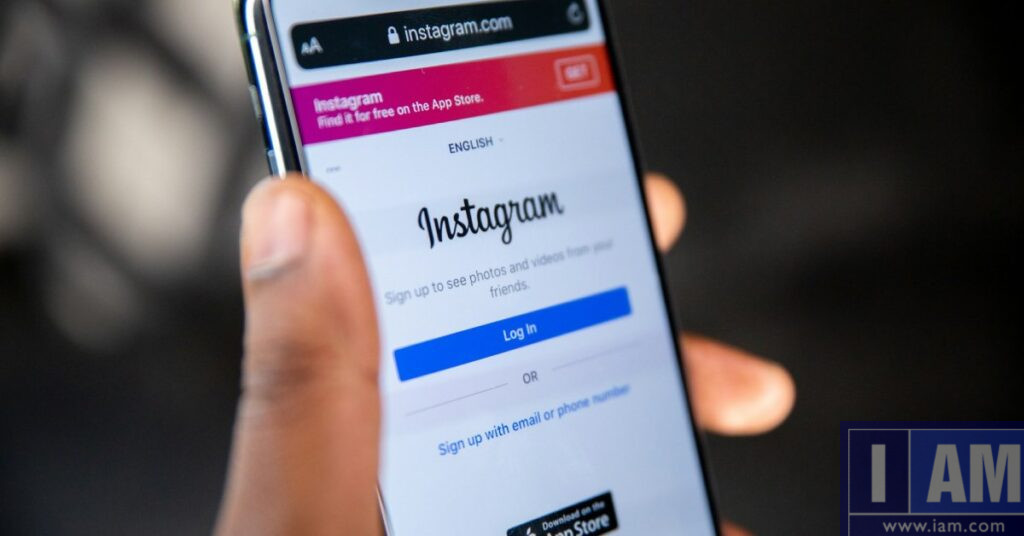 Handheld phone with instagram