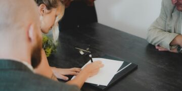 Model signing contract