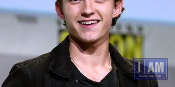 Tom Holland speaking at San Diego Comic-Con International (2016)